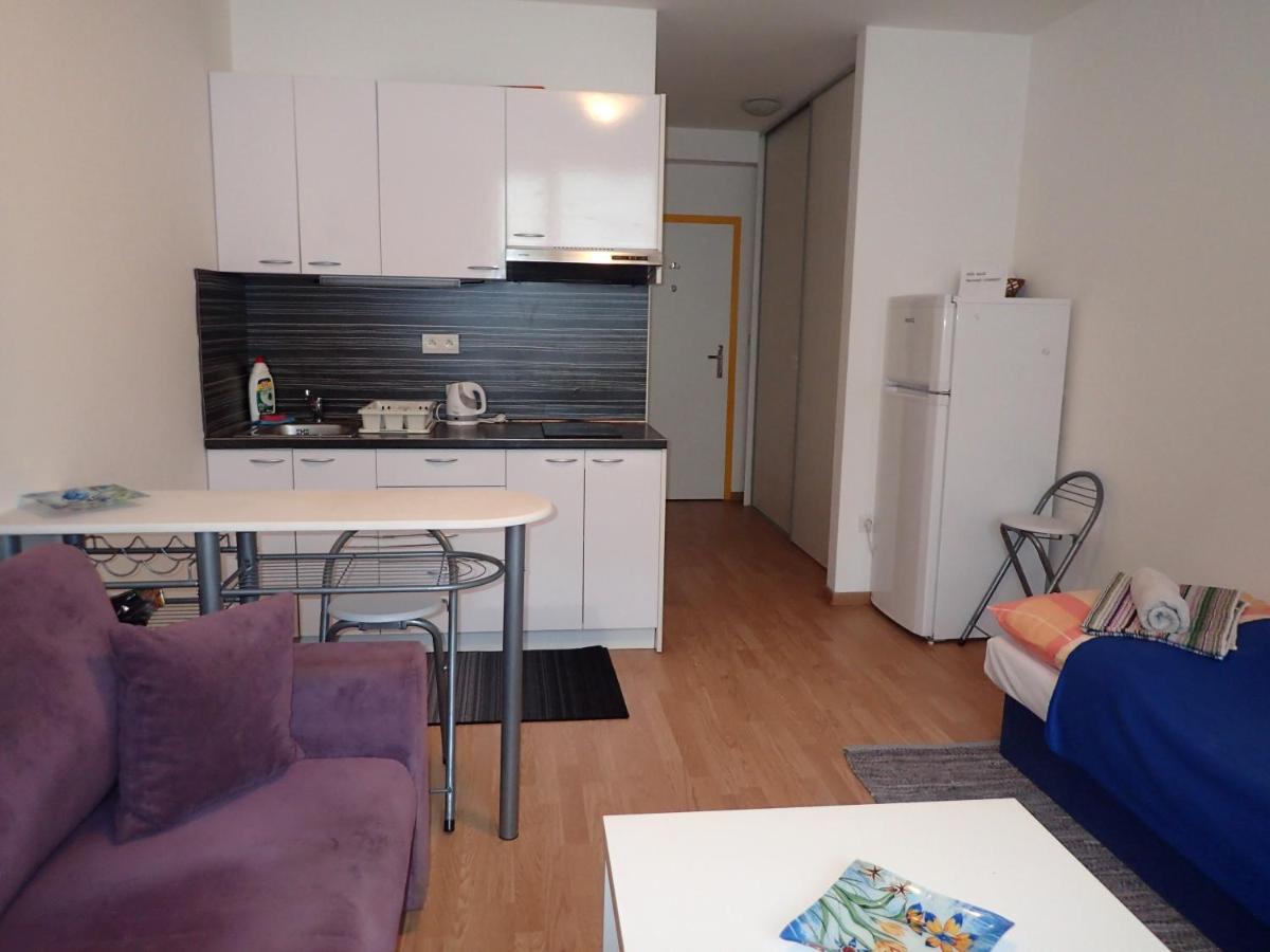 Cozy Apartment Bratislava Exterior photo