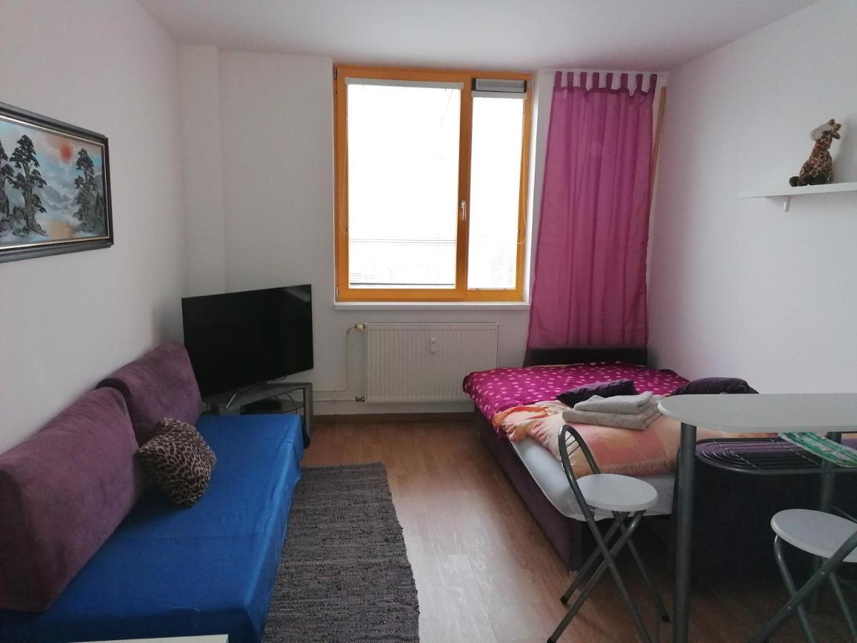 Cozy Apartment Bratislava Exterior photo